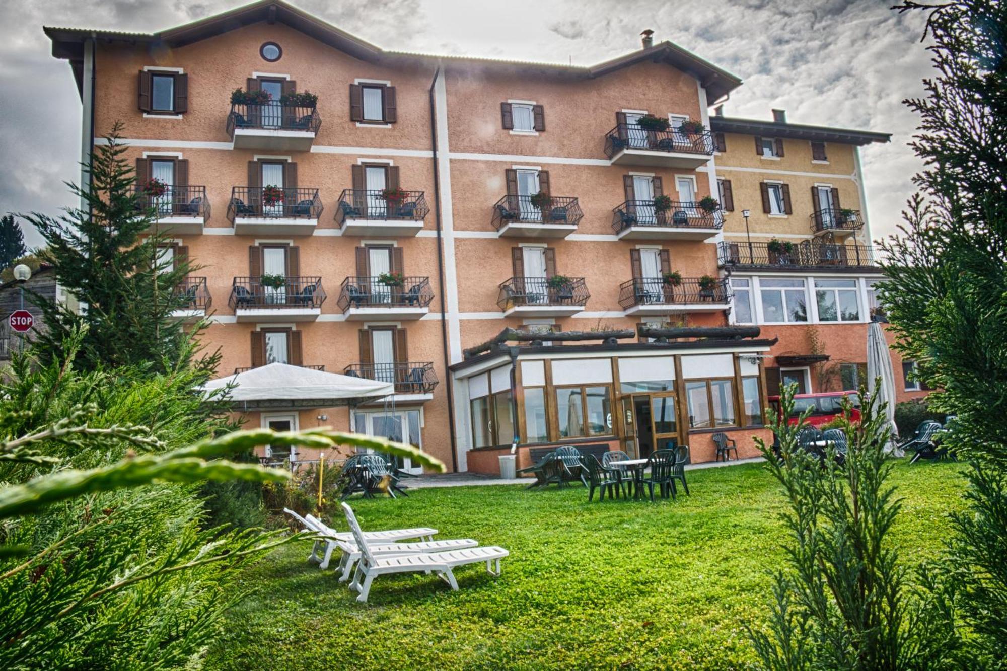 Wellness E Resort Stella Delle Alpi Ronzone Exteriör bild